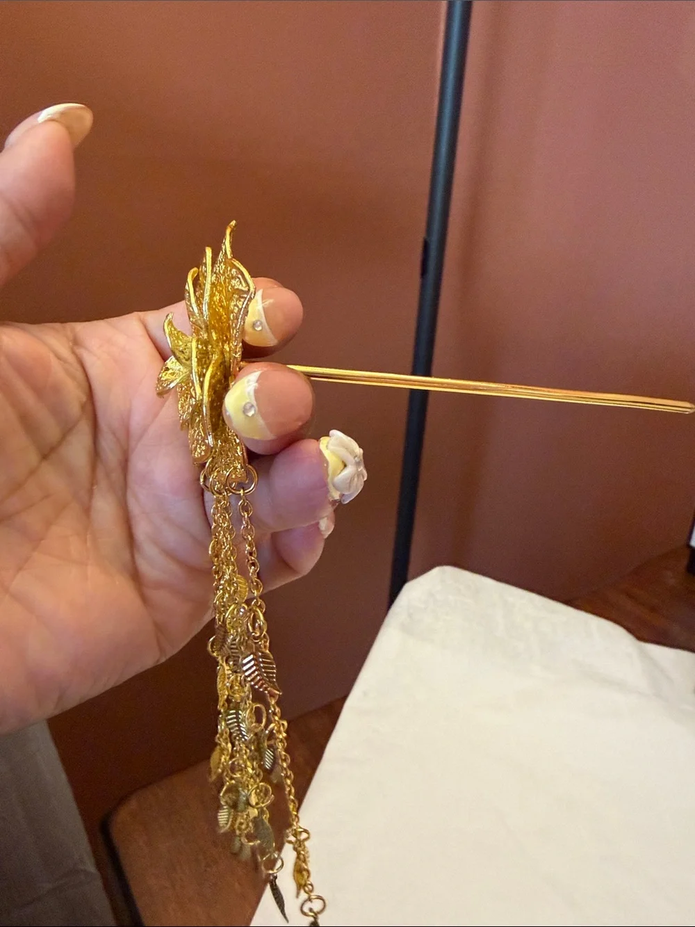 Gold Filigree Flower Tassel Brooch - Elegant Women's Jewelry